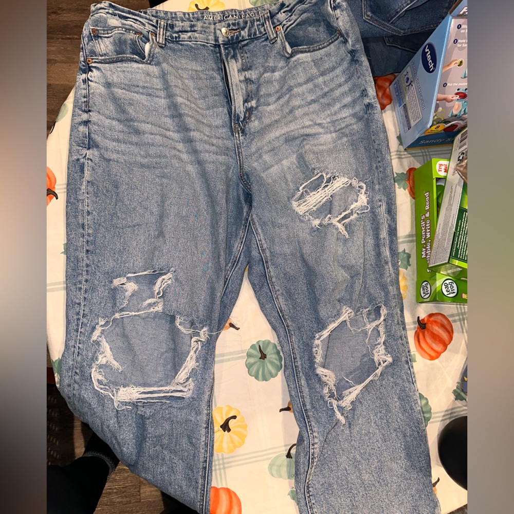 Women’s American eagle jeans 90s curvy straight